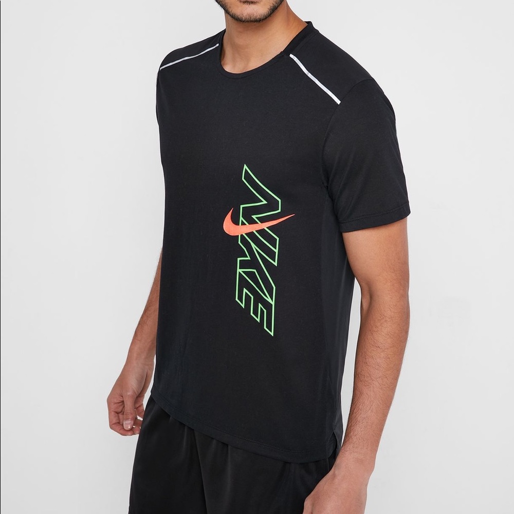 Nike breath rise running tee
